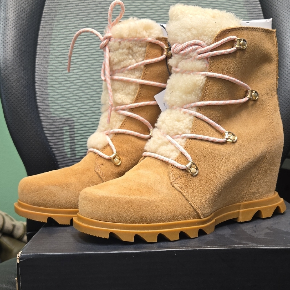 NEW Sorel Joan Of Artic Wedge III Lace Cozy Tan Suede Winter Boots  Shearling